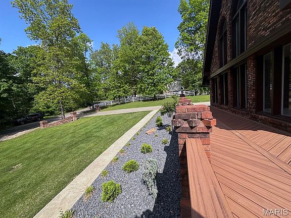 5th image of 15012 Bay Hills Dr