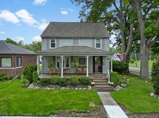 302 Wesley St, Rochester, MI 48307