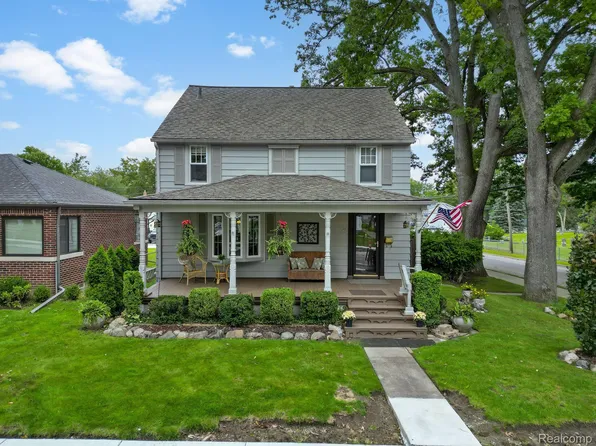 302 Wesley St, Rochester, MI 48307
