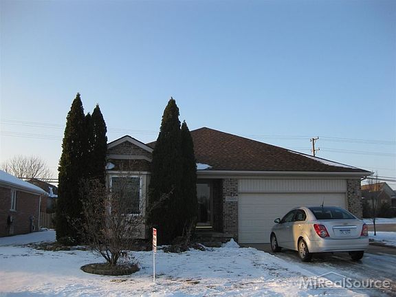 4th image of 28359 Violet Dr