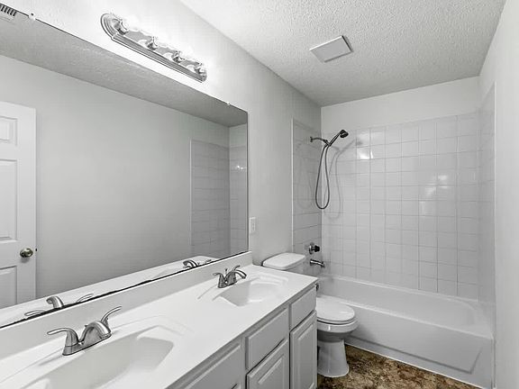 4th image of 1124 Breezewood Dr