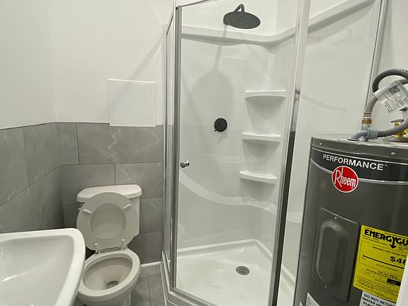 5th image of 16 S 40th St Floor 2