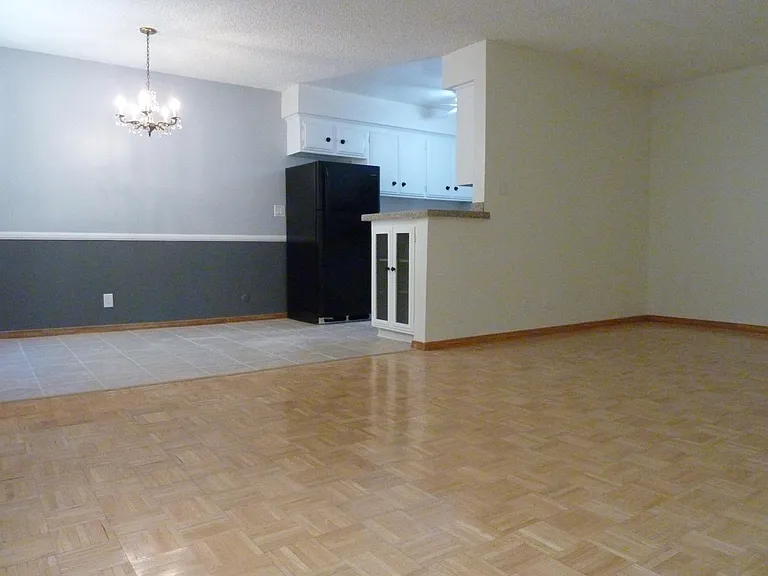 2055 Rodney Dr #111 — Photo 3