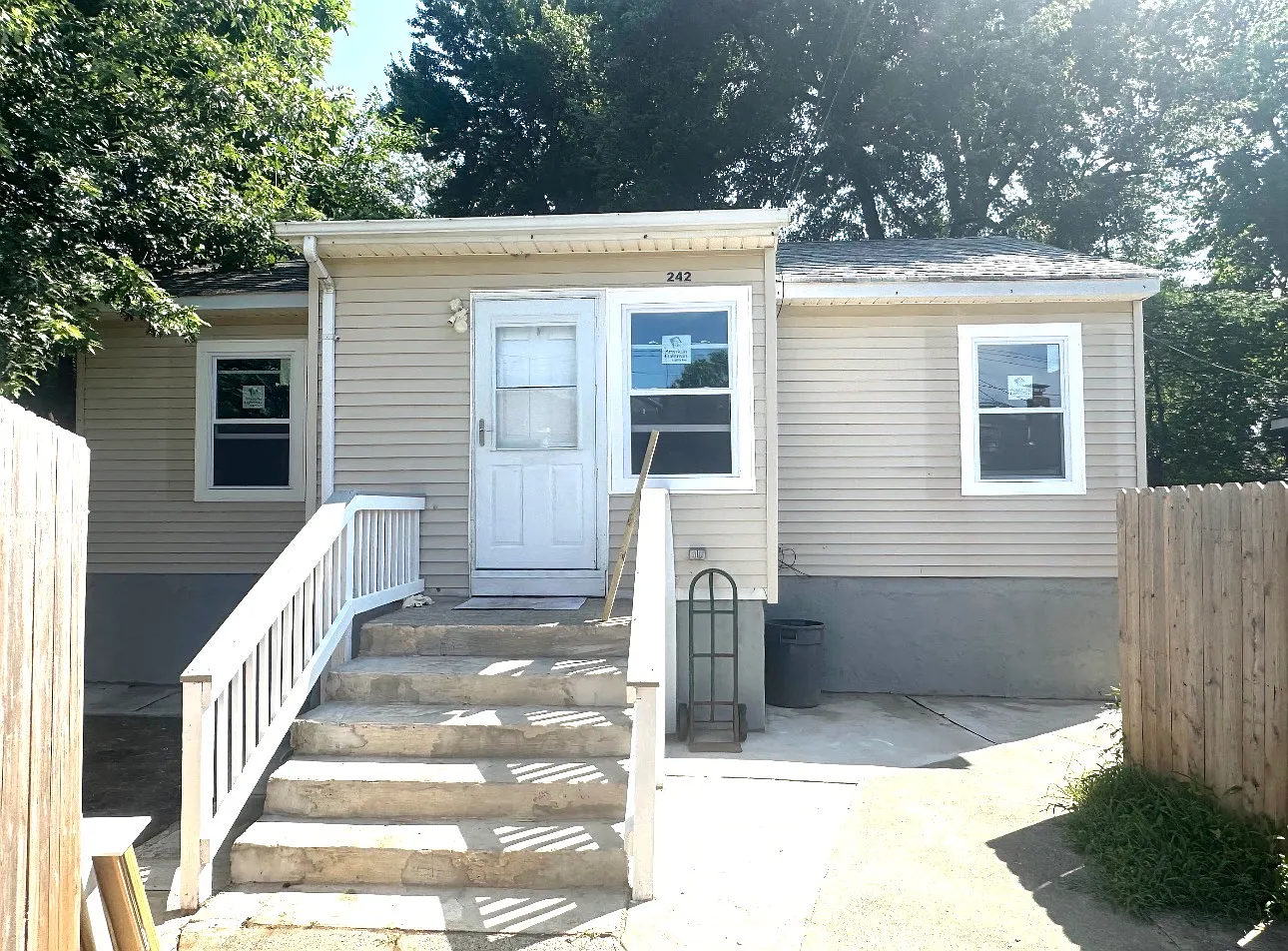 3 bed, 850 sqft, $3,200 — Photo 1