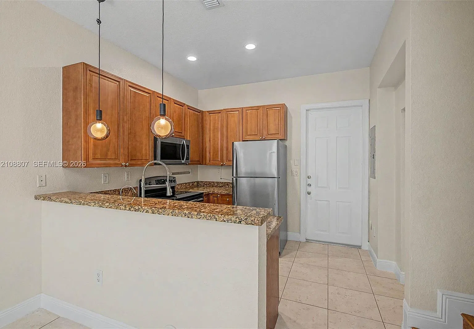 Coconut Developers Condo — Photo 4