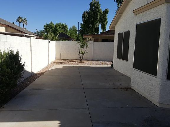 3rd image of 8762 W Greenbrian Dr