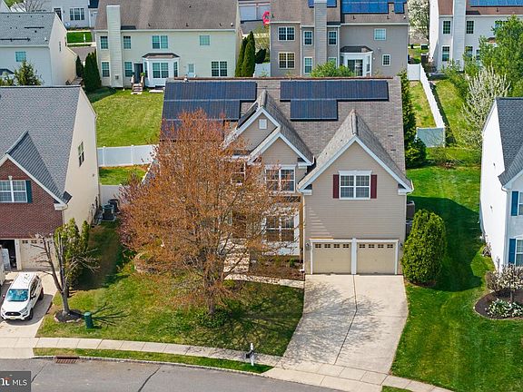 3rd image of 62 Meadow Run Rd