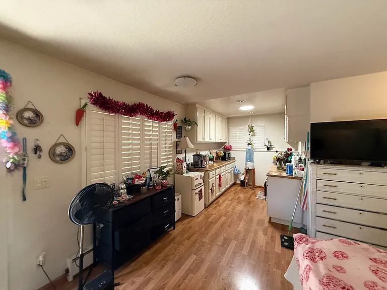 181 Brook Knoll Dr #B — Photo 4