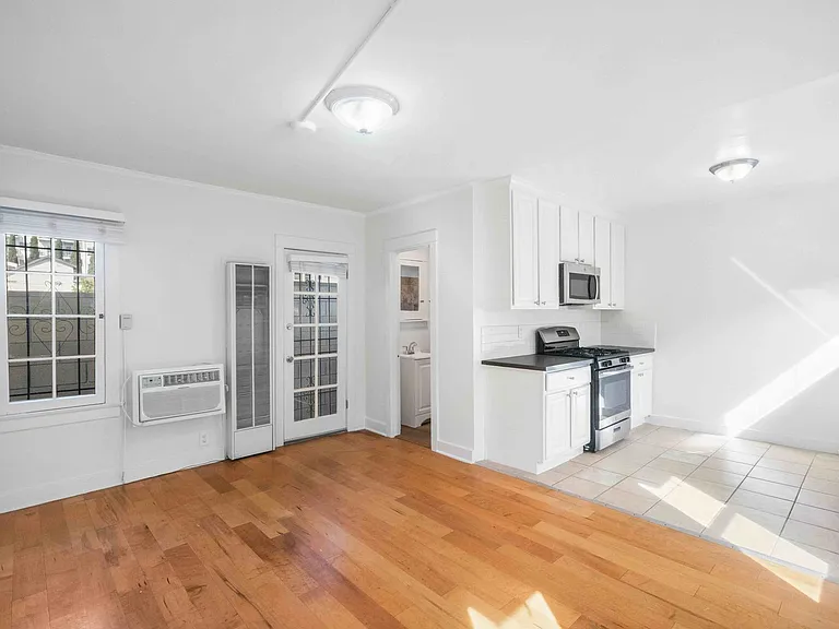 5414 Fountain Ave — Photo 5