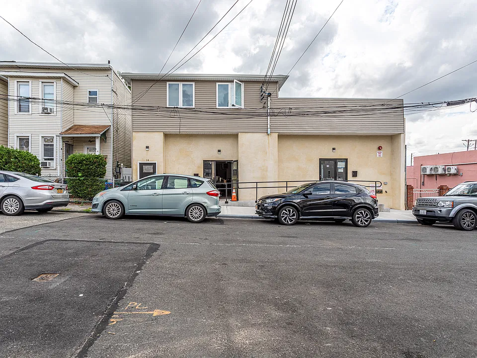 14 Bush Ave #2