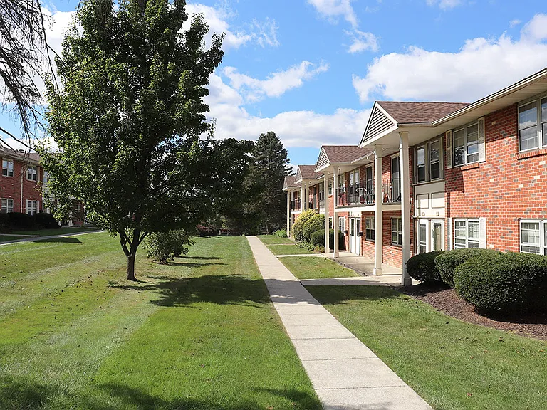 Green Valley Apartments — Photo 22