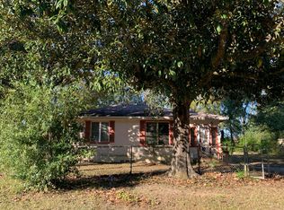 215 E 3rd Ave, Crestview, FL 32536