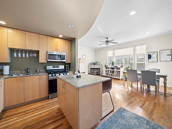5th image of 2318 W Bloomingdale Ave APT C