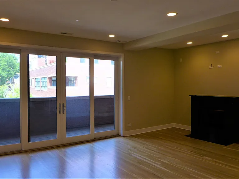 2143 N Damen — Photo 5