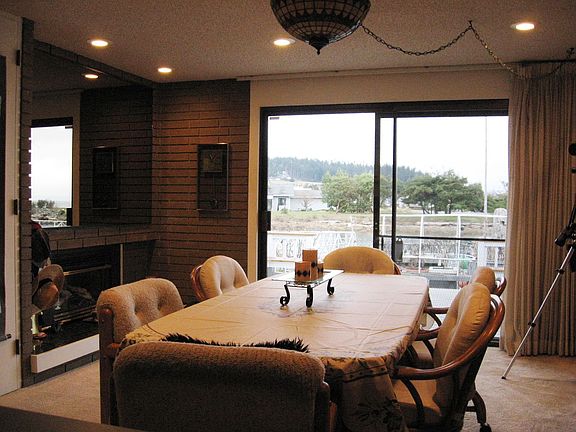 4th image of 2176 Cove Dr
