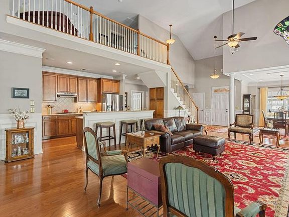 4th image of 105 Brutus Ln