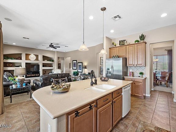 5th image of 42981 W CASTLE COVE Circle
