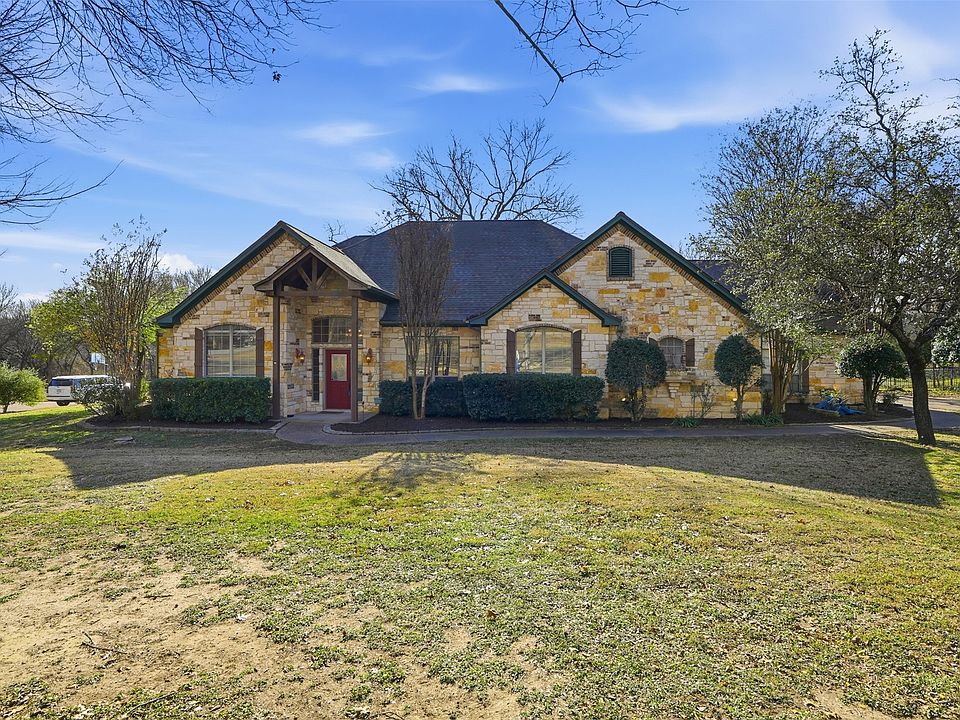 1st image of 388 Creek Bend Dr