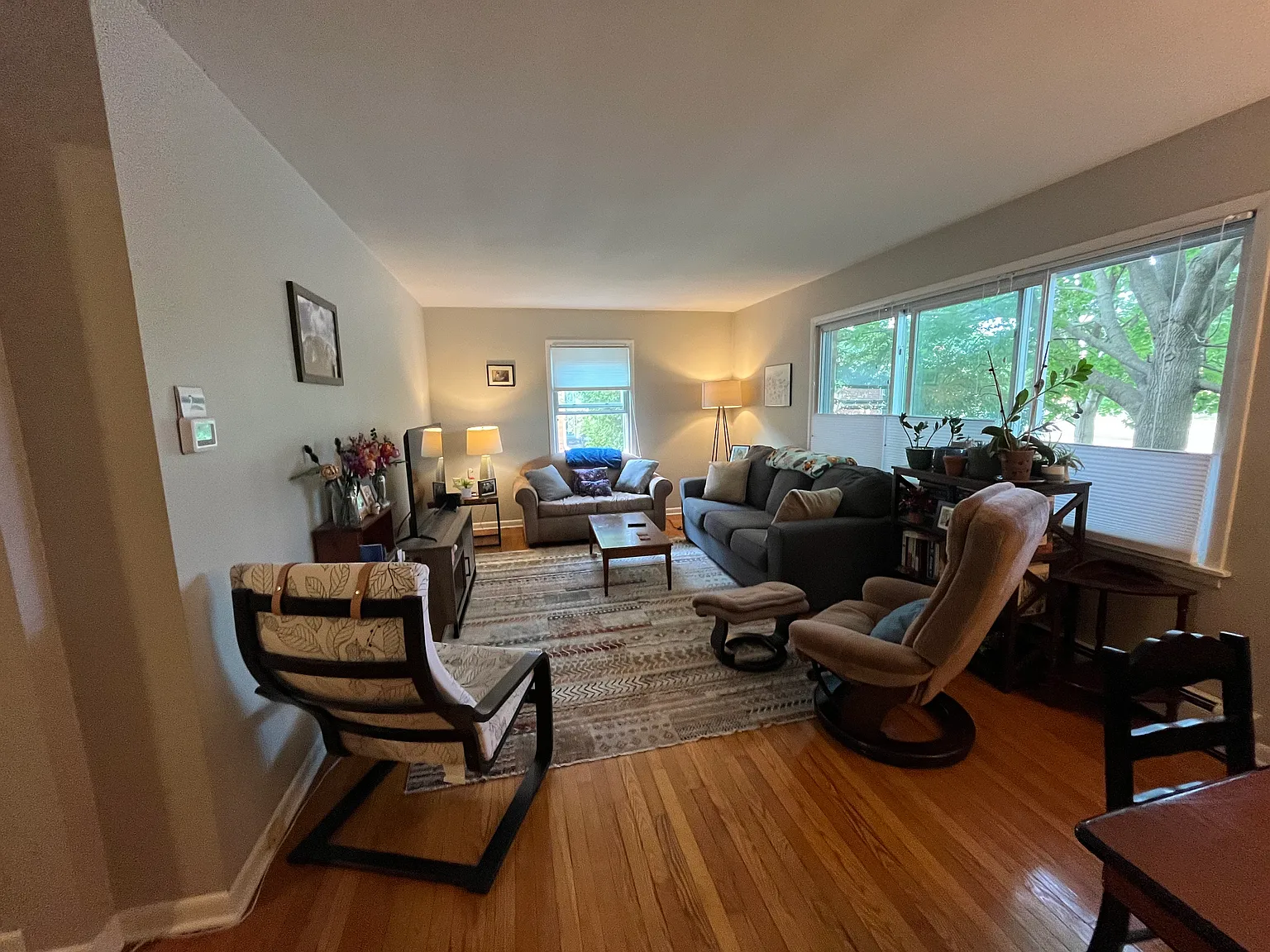 2 bed, 1100 sqft, $1,599 — Photo 2
