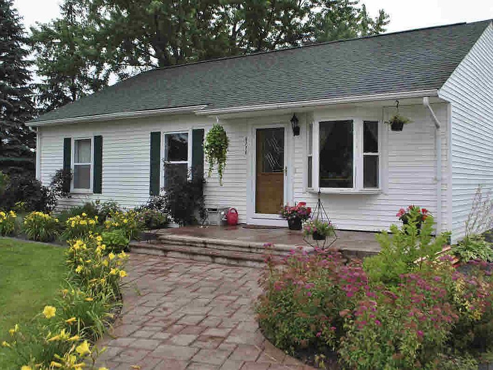 1st image of 8770 Weldwood Dr