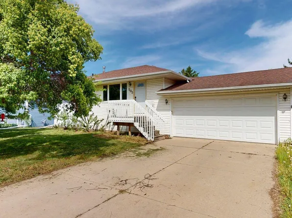 107 9th Ave NE, Dodge Center, MN 55927