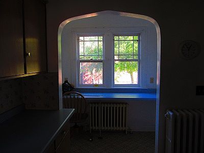 5th image of 601 N Lake St