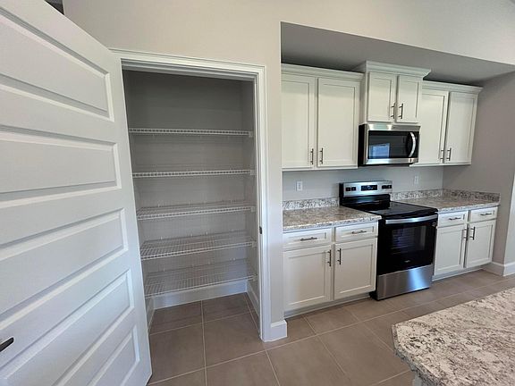 4th image of 5163 MANCIANO Street