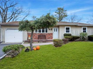 3 Taurgo Ln, Centereach, NY 11720