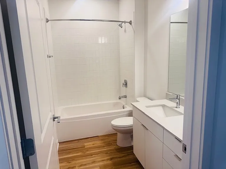 One Fifty Seven Oak Forest — Photo 32