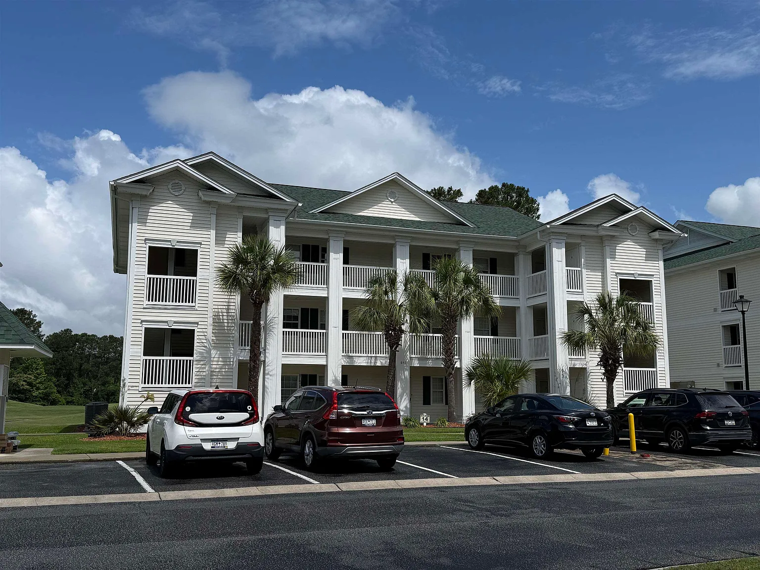 2 bed, 2.0 bath, 1044 sqft, $1,450 — Photo 2
