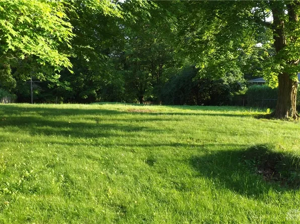 3597 Echo Hill Ln, Dayton, OH 45430