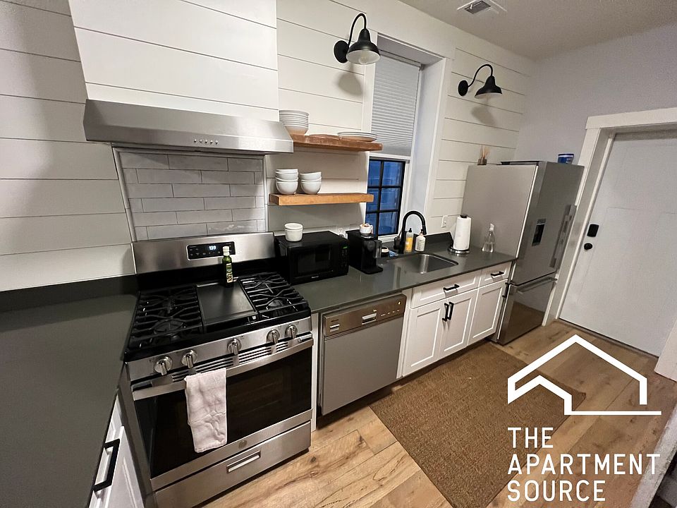 1st image of 851 N Fairfield Ave APT 1R