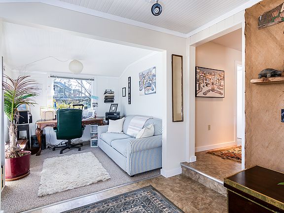 312 Old Whitfield Street