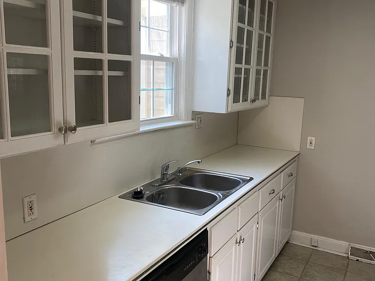 941 W Greenwood Ave — Photo 11