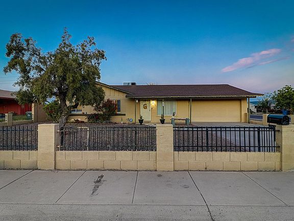 Fenced front yard