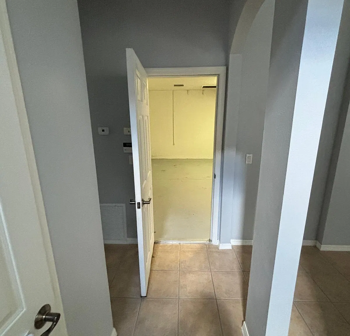4 bed, 2342 sqft, $3,500 — Photo 2