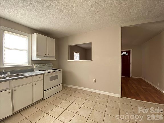 4th image of 1104 Baker Blvd