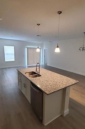 3rd image of 1811 Don Way