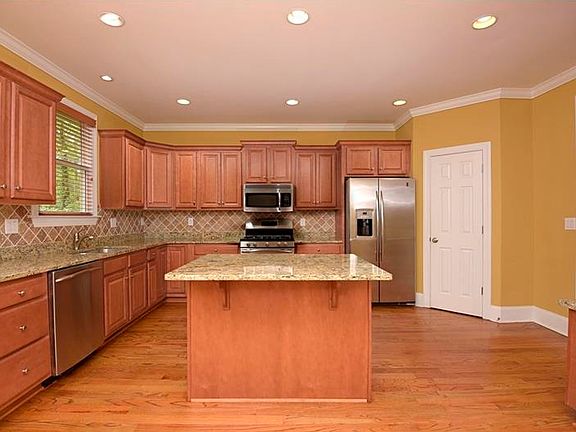 2nd image of 2645 Carolyn Dr SE