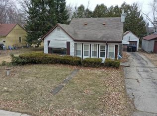 211 W 4th St, Shawano, WI 54166