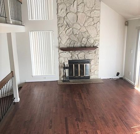 3rd image of 207 Kingsberry Dr #207