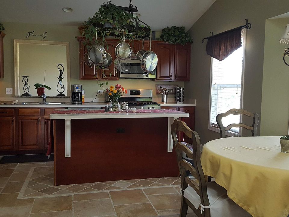 Kitchen with island