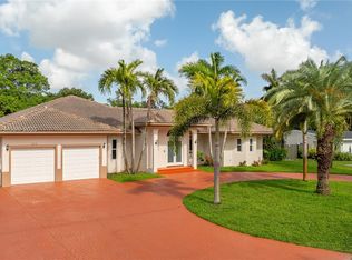 424 Bayberry Dr, Plantation, FL 33317