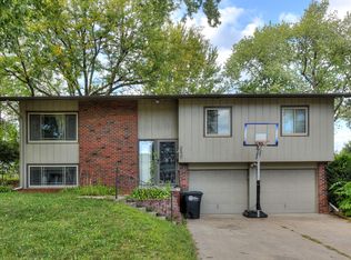 9630 Taylor St, Omaha, NE 68134