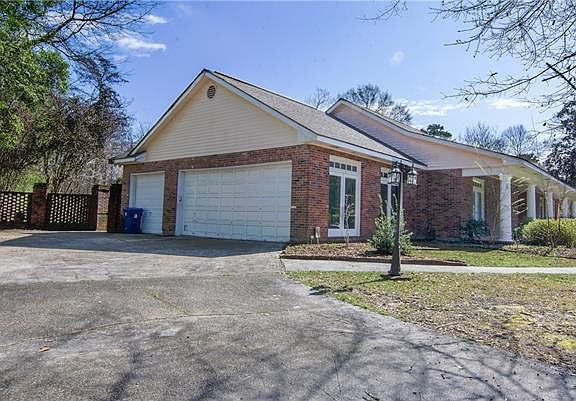 4th image of 705 Ashland Dr
