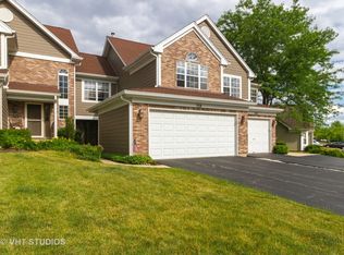 708 Kingsbridge Dr, Carol Stream, IL 60188