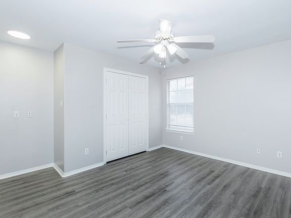 2beds/1.5bath unit