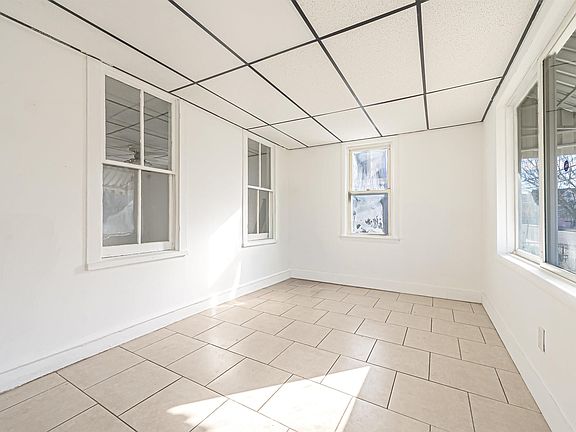 5th image of 108 W Adams Ave
