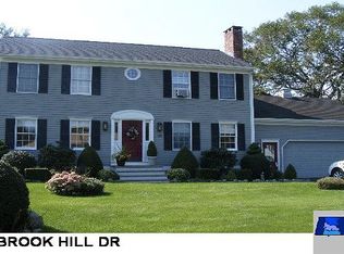 111 Brook Hill Dr, Seekonk, MA 02771