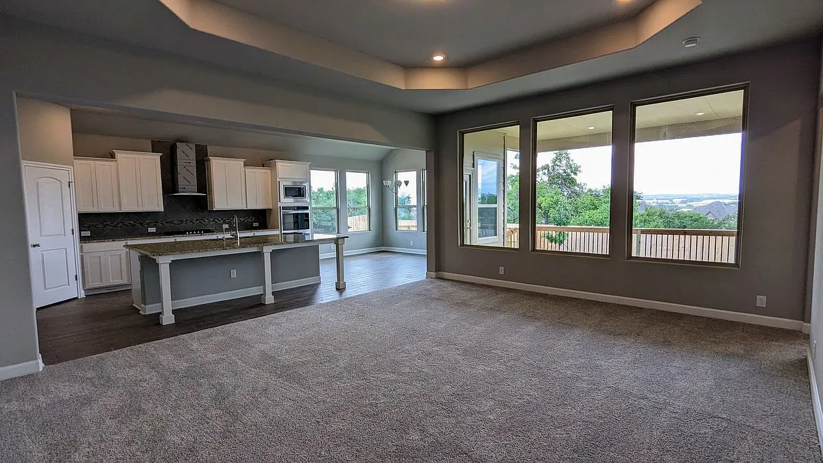 3 bed, 2.5 bath, 2334 sqft, $2,650 — Photo 4